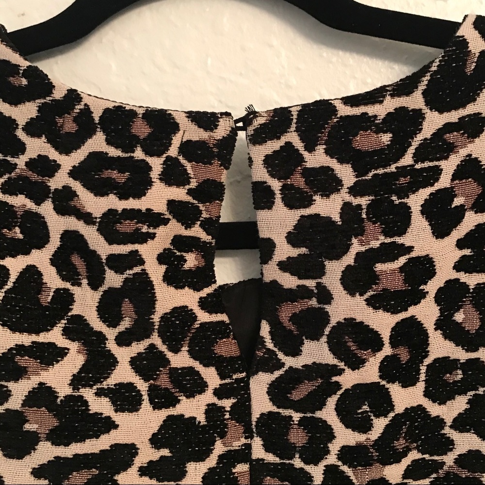Leopard Print Top With Keyhole Back - Picture 7 of 7